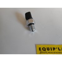 Contacteur feu recul TD4